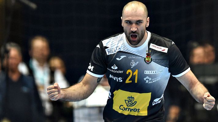 Telediario 1 - España confirma ante Islandia que es un serio aspirante (32-25)