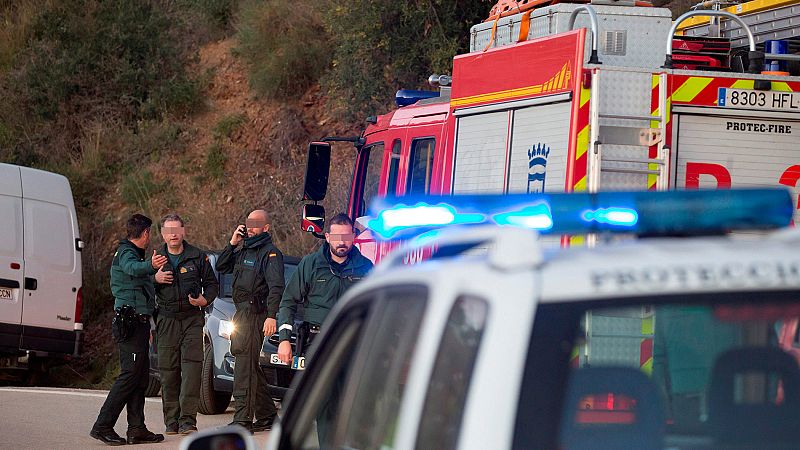 Continúa el rescate del niño del pozo de Totalán tras el hallazgo de unas golosinas y un vaso