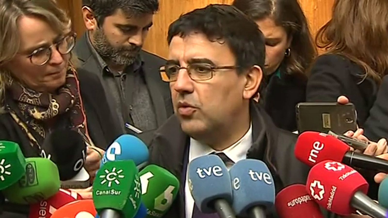 El PSOE-A y Podemos ven en el discurso de Moreno un Gobierno débil y sin proyecto