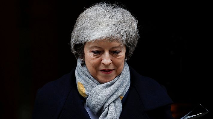 Telediario 1 - El 'Brexit' y el tiempo, las encrucijadas de May