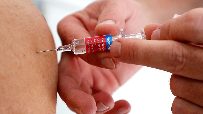 Telediario 1 - La gripe alcanza el nivel de epidemia nacional con 109 casos por 100.000 habitantes