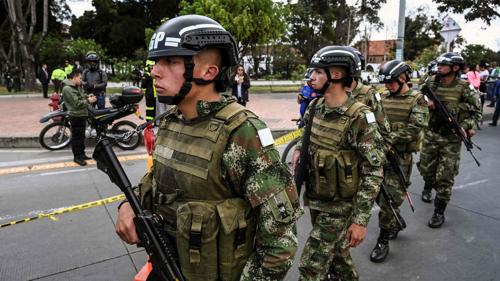 Al menos nueve muertos por la explosión de un coche bomba en la Escuela de Policía de Bogotá | Ver