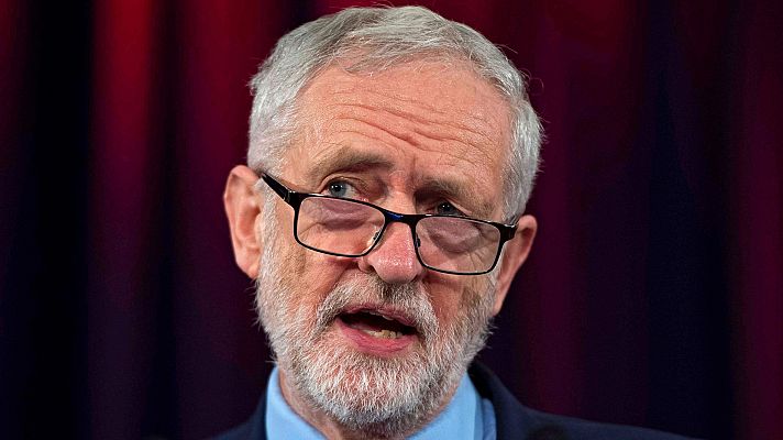 Telediario 1 - Corbyn rechaza negociar un acuerdo del 'Brexit' con May