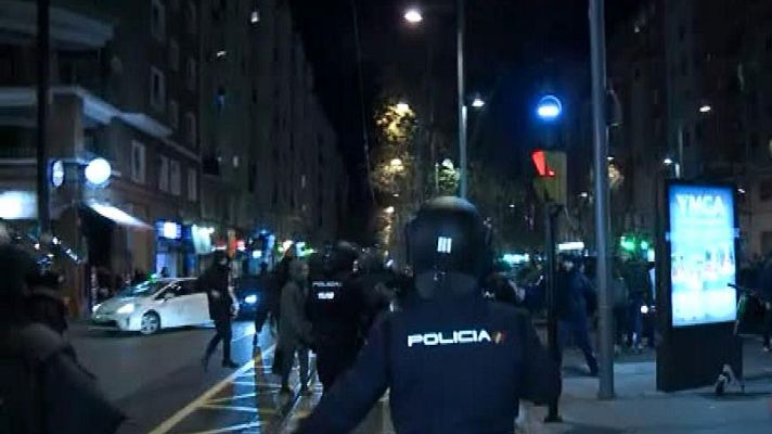 Informativo 24h - Carga policial y seis detenidos en una protesta contra un acto de Vox en Zaragoza