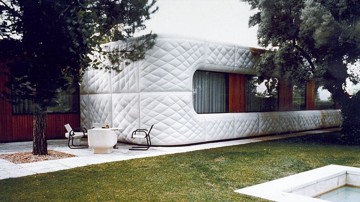 Telediario 1 - La Agencia Tributaria publica la clasificación de los barrios más ricos y más pobres de España