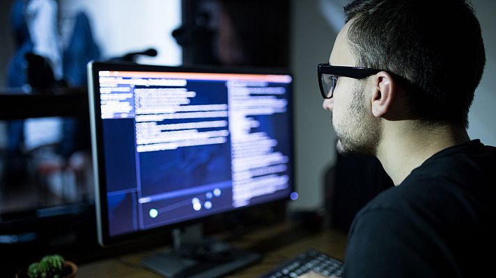 Telediario 1 - Un foro de hackers publica 772 millones de cuentas de 'email' y millones de contraseñas