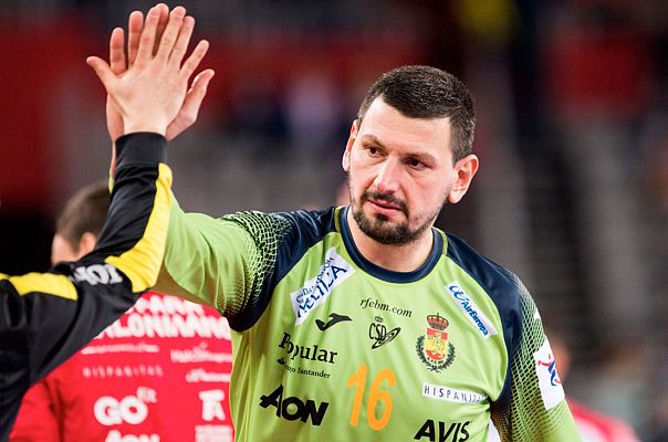 Telediario 1 - Sterbik ya está con España para ayudar a los Hispanos ante Francia