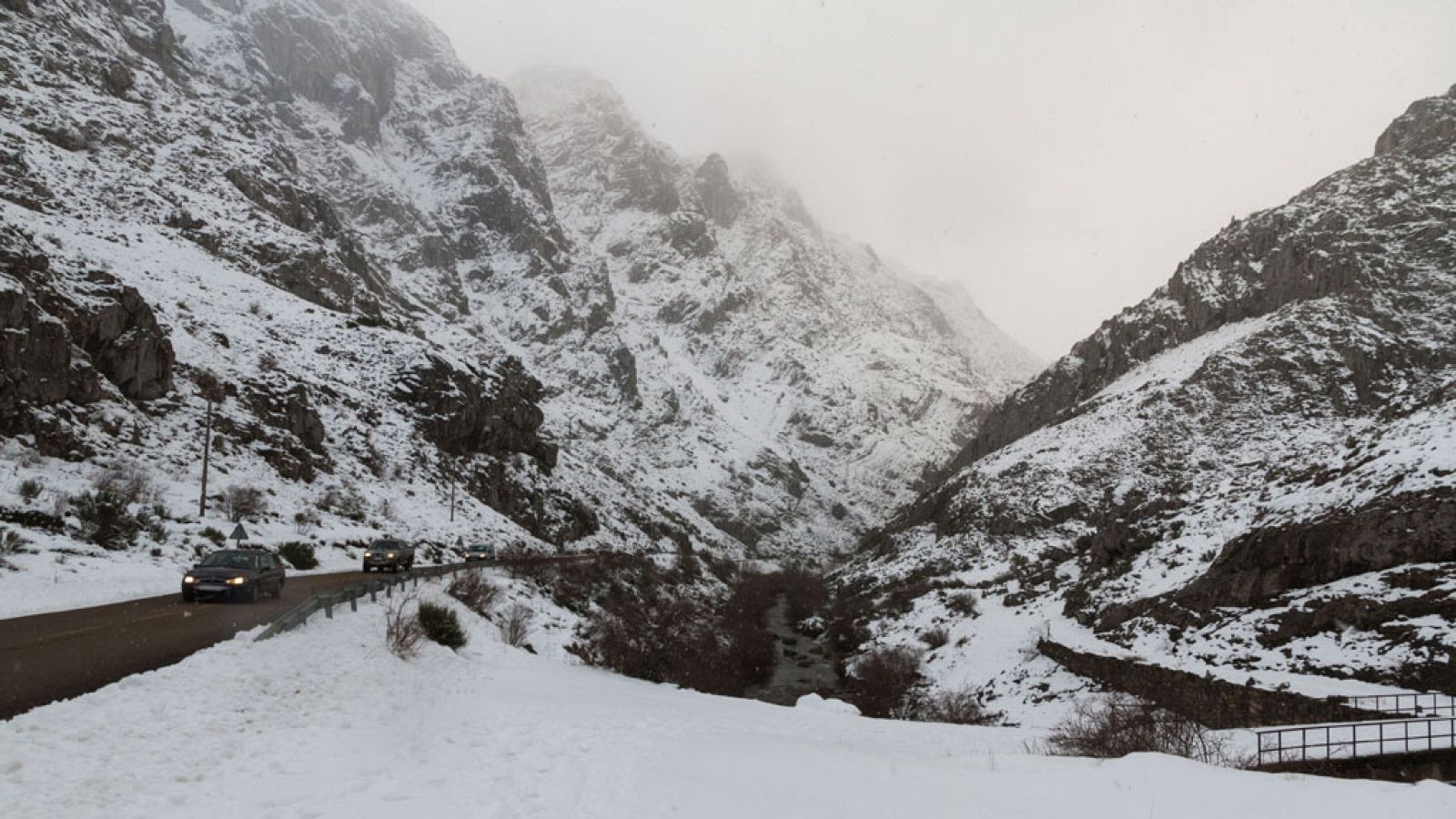 Nevadas importantes en el extremo norte peninsular - ver ahora
