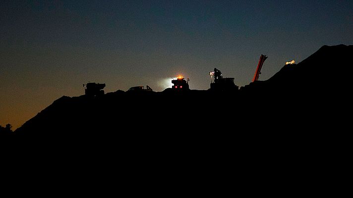 - Los equipos de rescate finalizan el túnel paralelo al pozo en que cayó Julen
