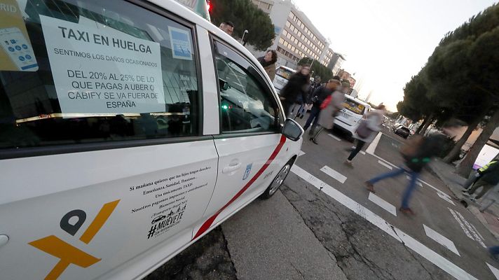 Telediario 1 - Continúa la huelga de taxistas