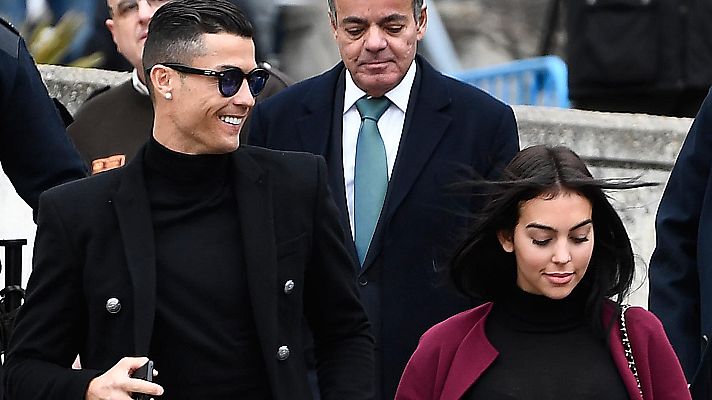 Telediario 1 - Ronaldo, condenado a 23 meses de cárcel y 19 millones de multa por fraude