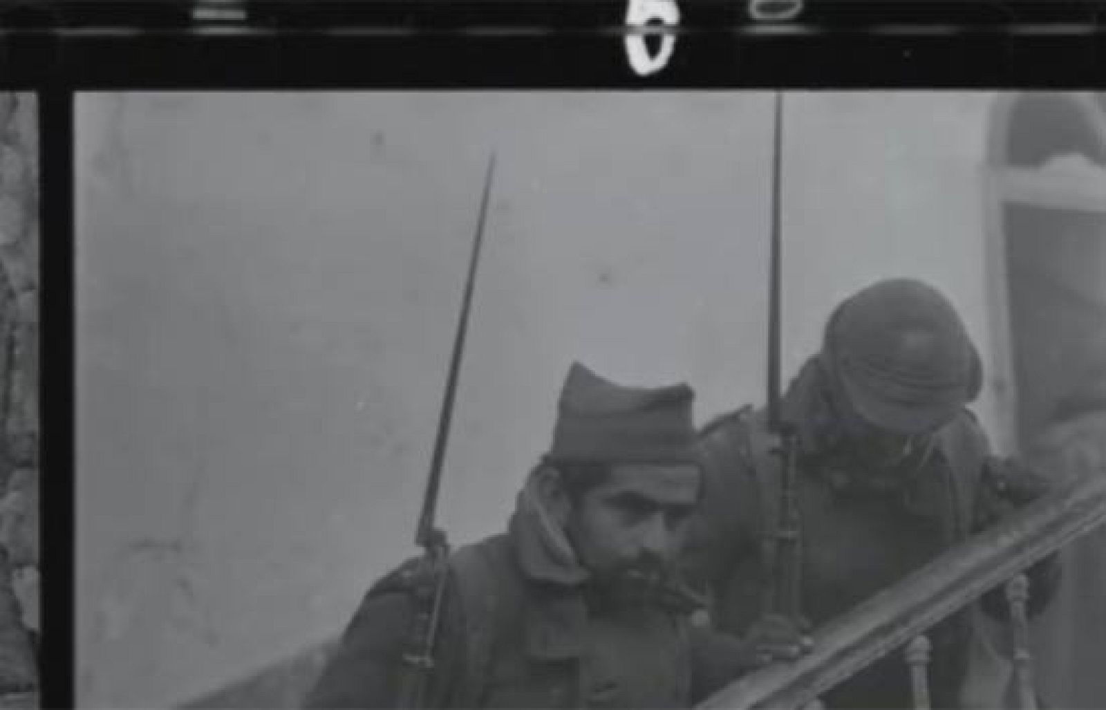 Las fotos ocultas de Capa | Ver