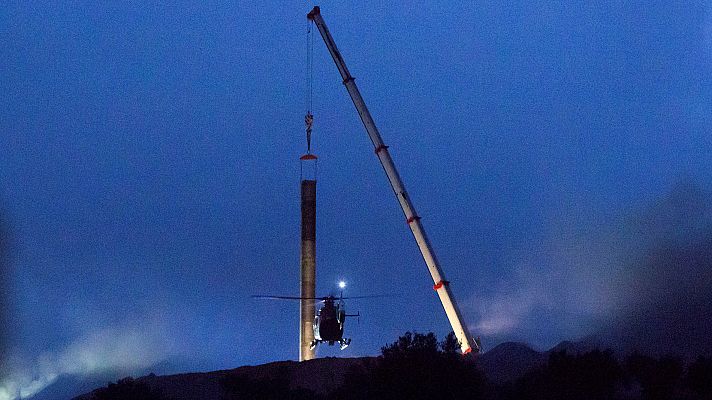 Telediario 1 - Los técnicos ultiman el encamisado del túnel para llegar a Julen antes de entrar en acción la brigada minera