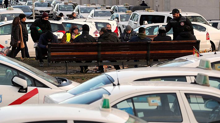 Informativo 24h - Los taxistas se plantean intensificar las protestas