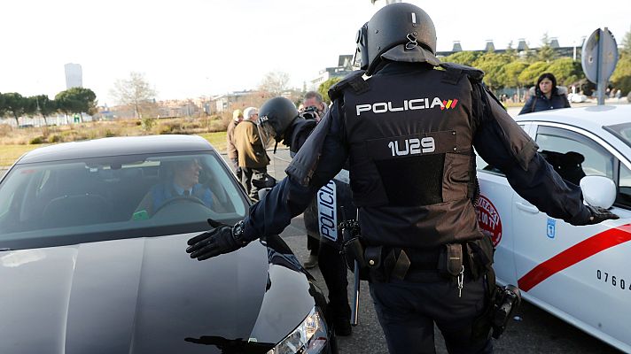 Telediario 1 - 65.000 licencias de taxi y unas 13.000 autorizaciones de VTC