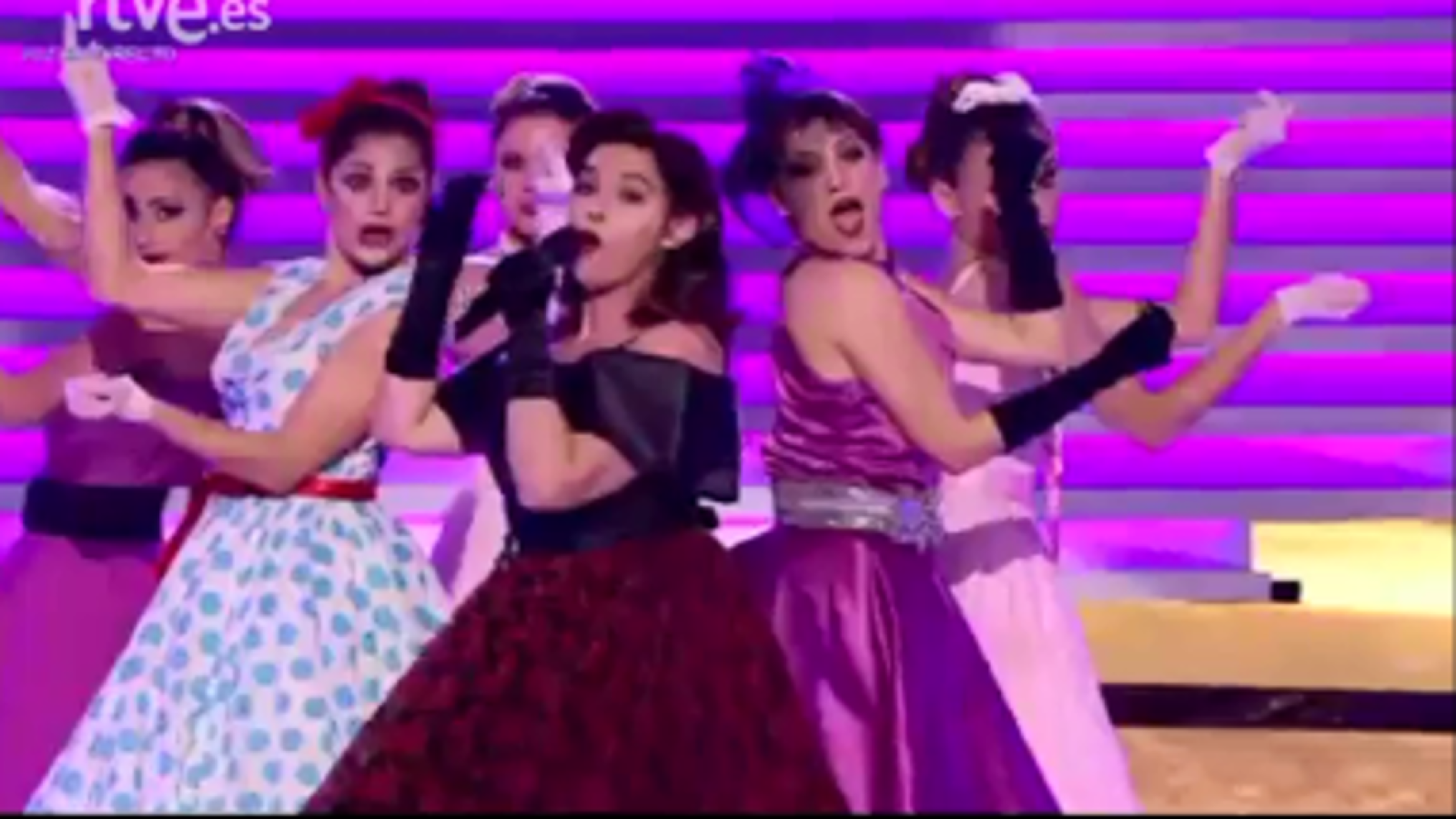 Gala 60 años juntos - Llum Barrera - Ola ola ola (Mare Nostrum) | Ver