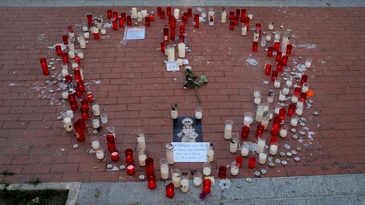 Telediario 1 - Decenas de vecinos muestran su solidaridad y tristeza por la muerte de Julen en Totalán (Málaga)