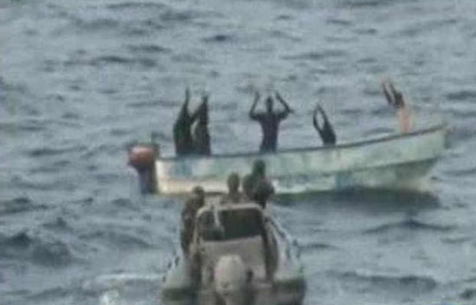 El ejército portugués detiene a 19 piratas somalíes | Ver