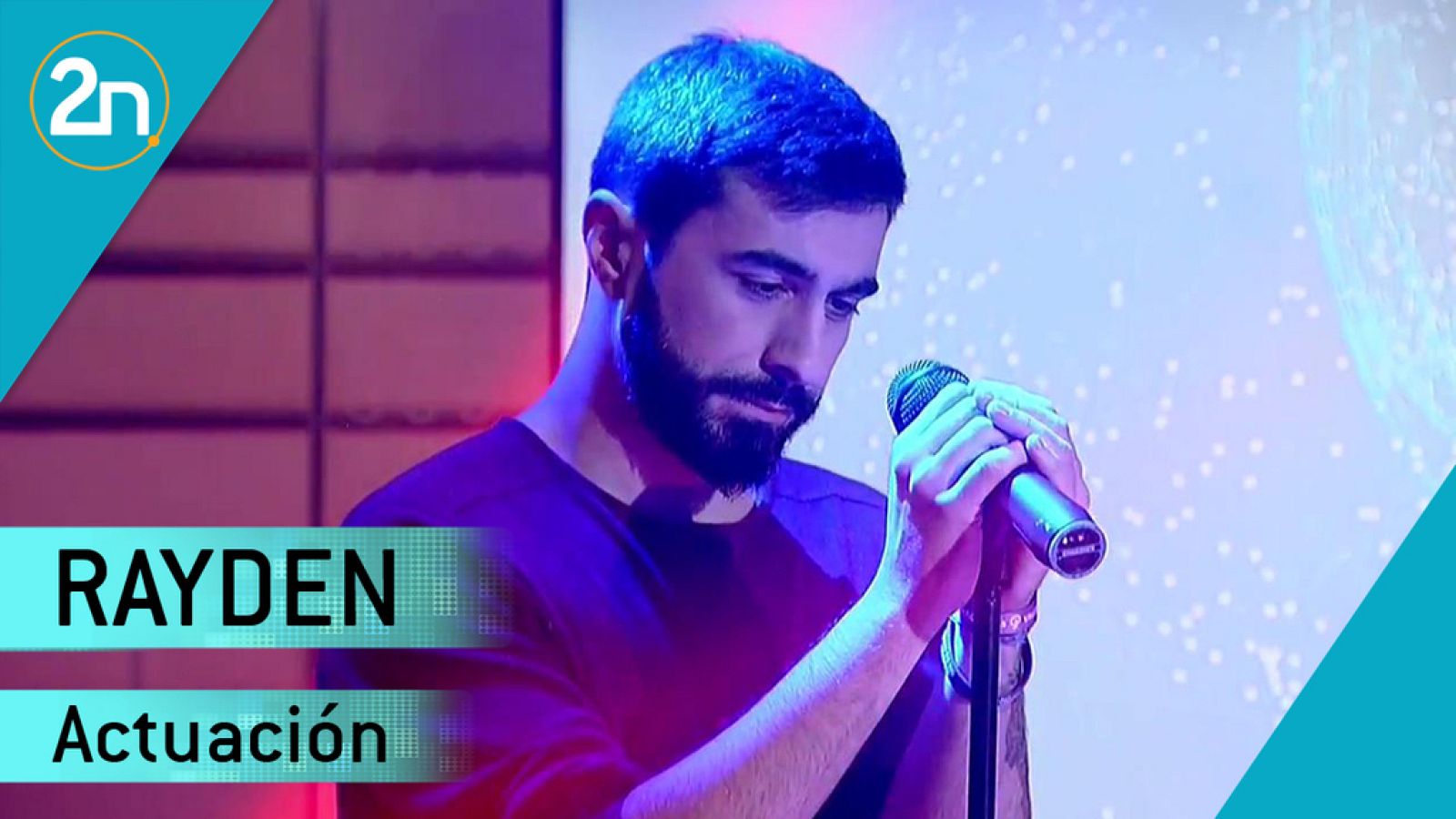 Rayden canta `Caza de pañuelos¿