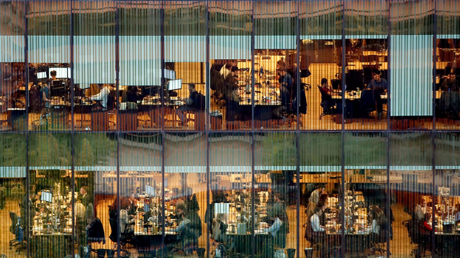 El paro bajó un 12% en 2018 respecto al año anterior, según la Encuesta de Población Activa