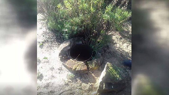 Telediario 1 - Los vecinos de Atlanterra, en Cádiz, localizan y denuncian varios pozos y arquetas en estado de abandono