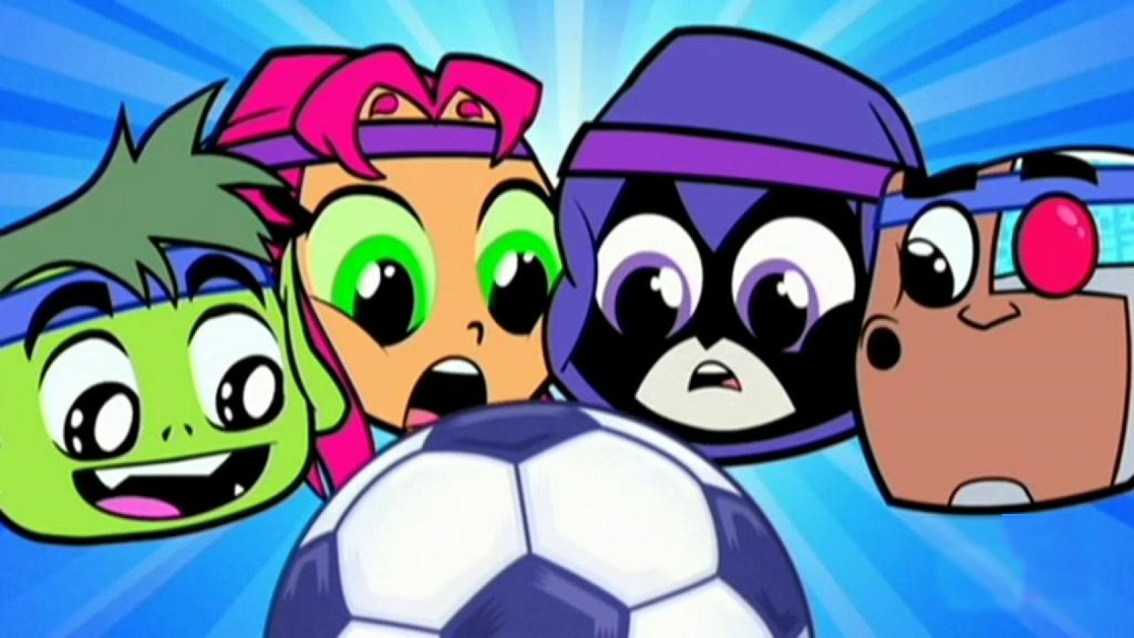 Chutando una pelota y fingiendo que se han hecho daño - Teen Titans Go! | Ver