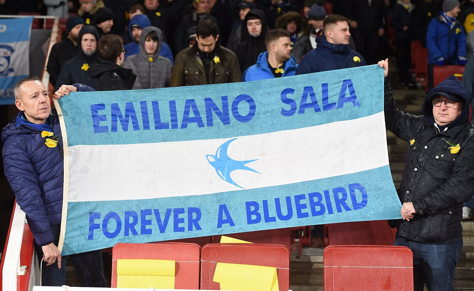 Cardiff y Arsenal homenajean al desaparecido Emiliano Sala