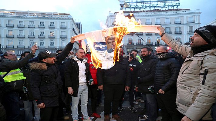 Telediario 1 - Nueva propuesta de los taxistas para el fin de la huelga