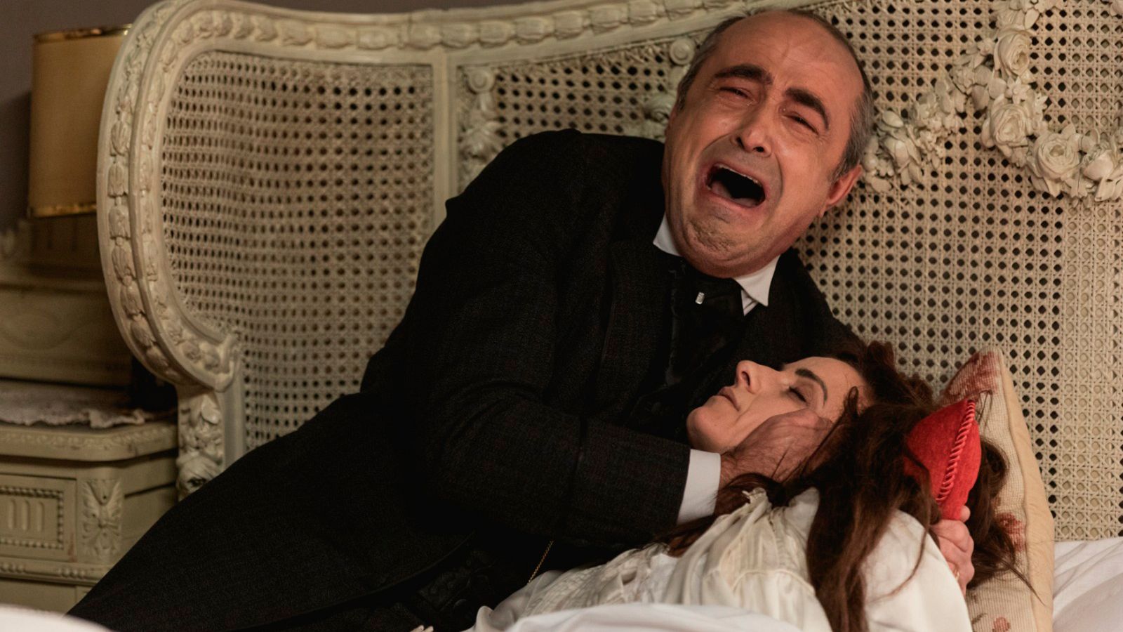 Acacias 38 - Trini muere en la cama