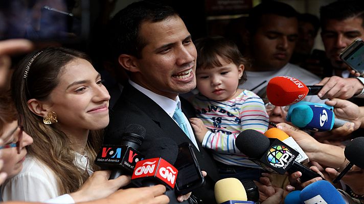 Telediario 1 - Guaidó denuncia "intimidación" a su familia por parte de la policía