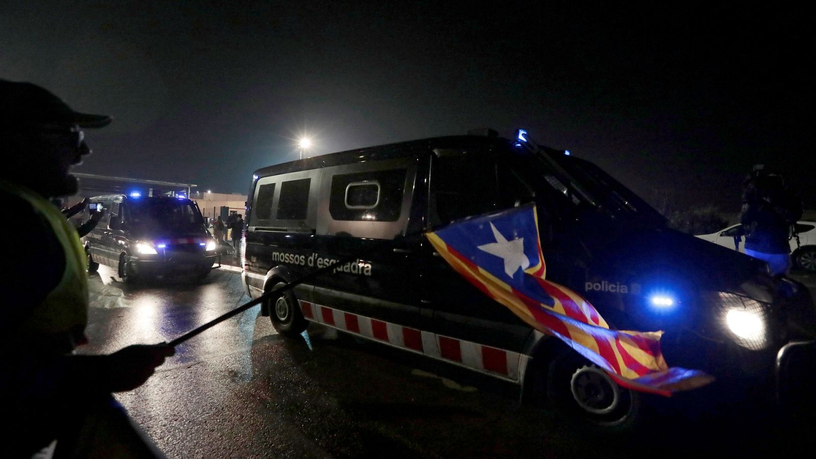 Los presos independentistas son trasladados a Brians para partir hacia Madrid