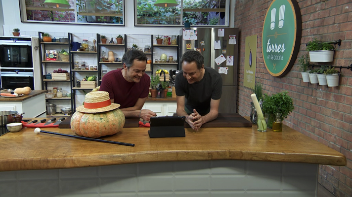 Torres en la cocina - Crema de calabaza y pasta con chorizo y jamón