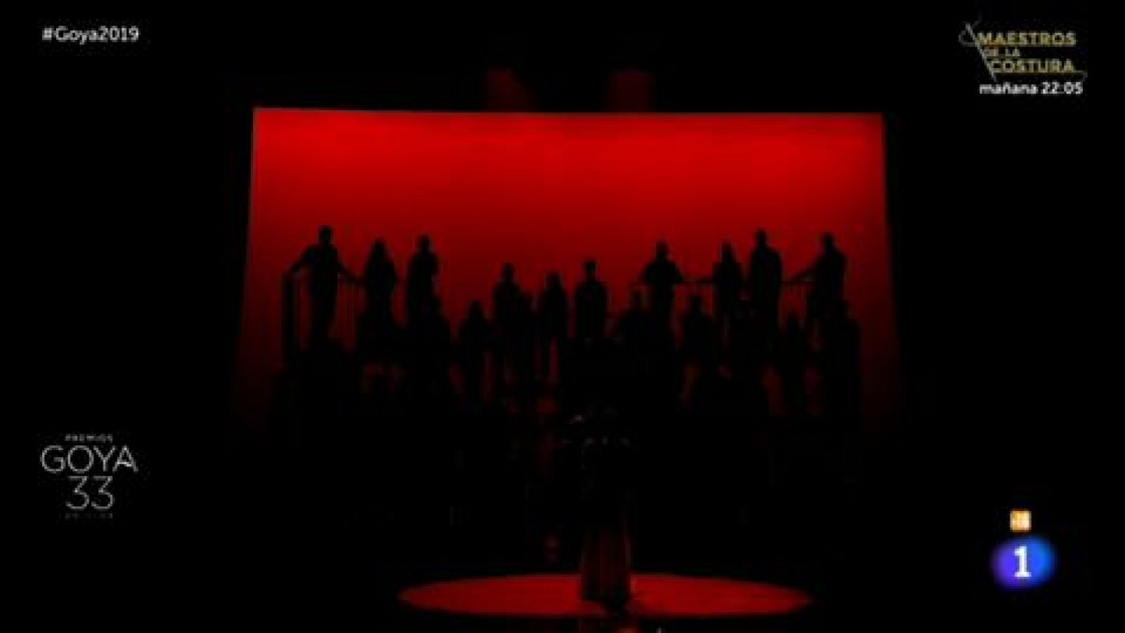 Rosalía sorprende en los Goya reinterpretando a Los Chunguitos