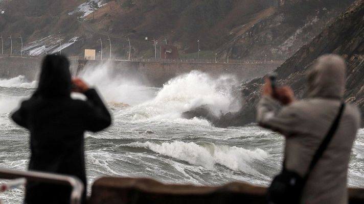 El tiempo - Nieve en el Cantábrico y Navarra y noches muy frías en todo el país