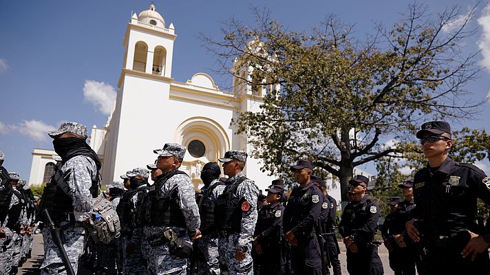 Telediario 1 - El Salvador celebra elecciones presidenciales bajo un fuerte dispositivo de seguridad