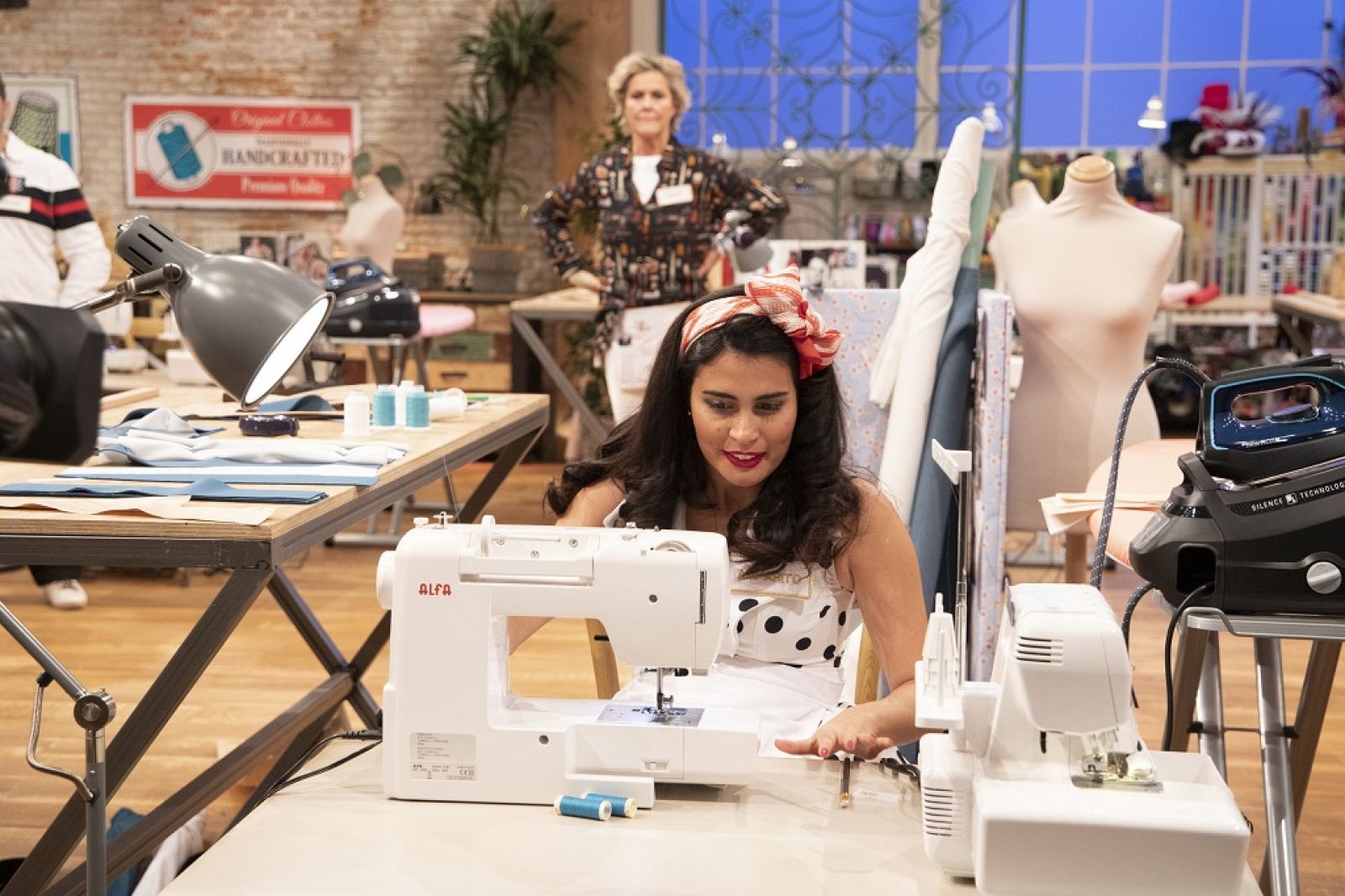 Maestros de la costura: Rossy de Palma y Loles León viven con tensión junto a los aprendices el final de la prueba 