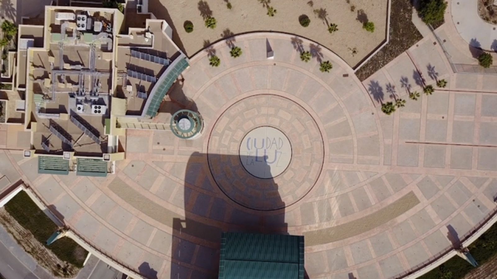 Metrópolis - Multiverso III: Ana Esteve - "La pantalla mágica" - ver ahora