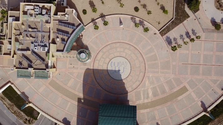 Metrópolis - Metrópolis - Multiverso III: Ana Esteve