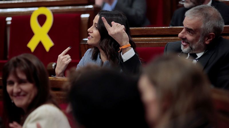 Rifirrafe en el Parlament: Torra acusa a Arrimadas de buscar bronca y esta de representar a los CDR