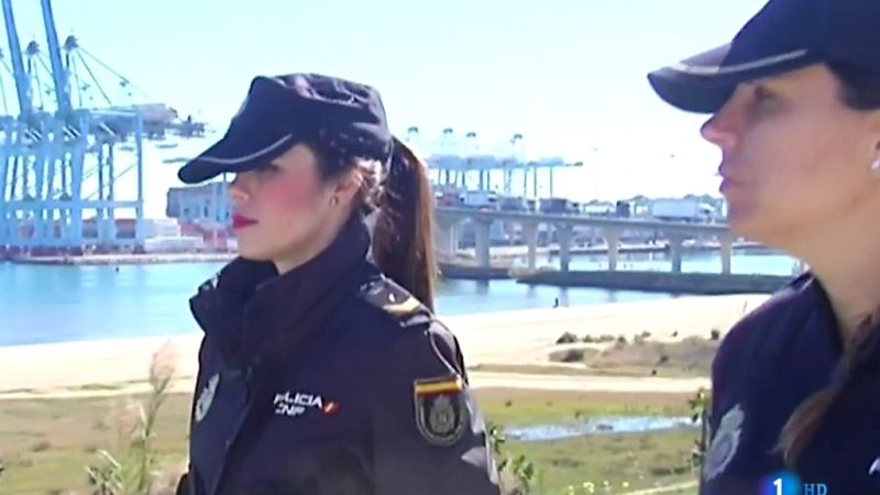 Mujeres policía | Ver