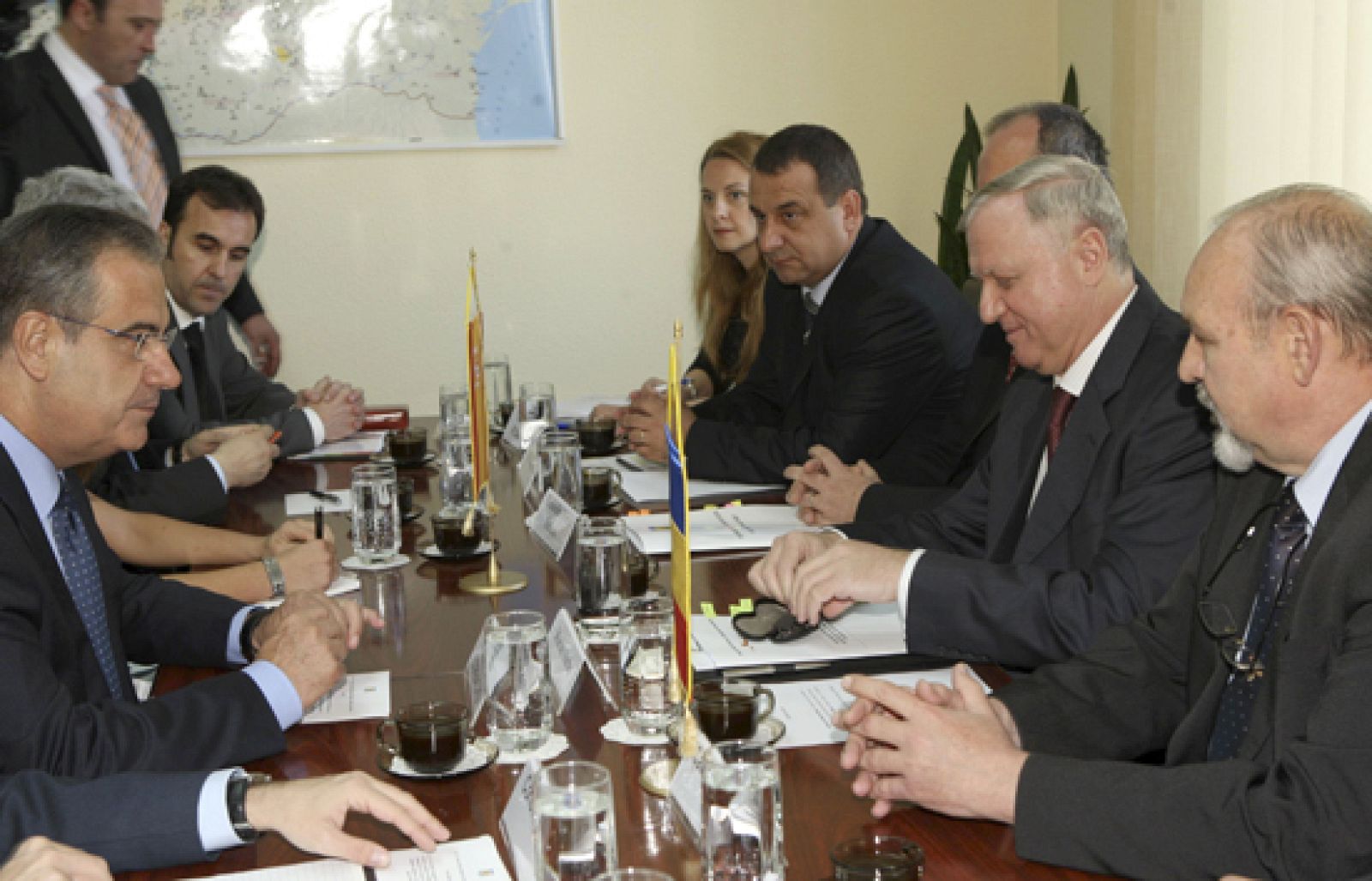 Los rumanos en paro que quieran volver a su país podrían recibir ayudas del gobierno español | Ver