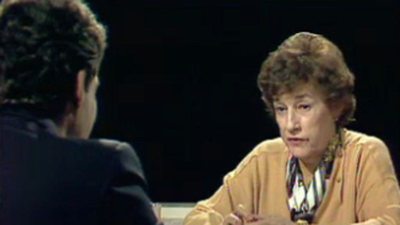 Autorretrato - Corín Tellado - Autorretrato | Ver