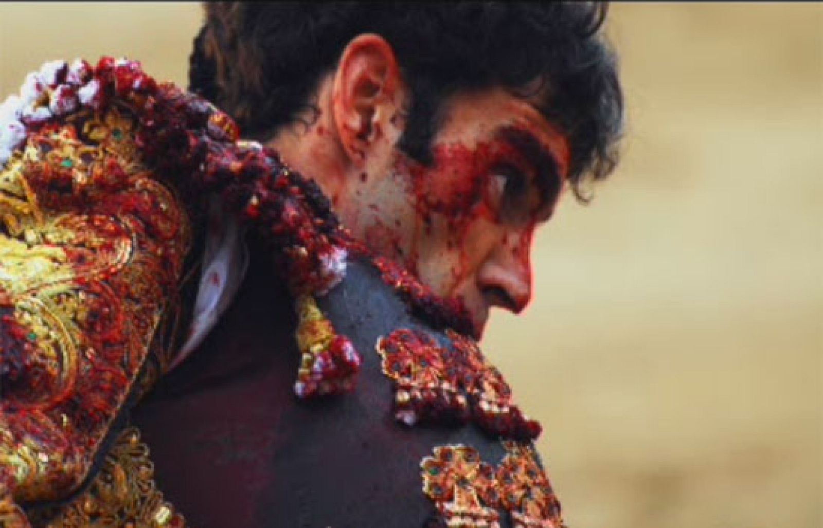 La fotógrafa alemana Anya Bártels se convierte en la sombra de José Tomás | Ver