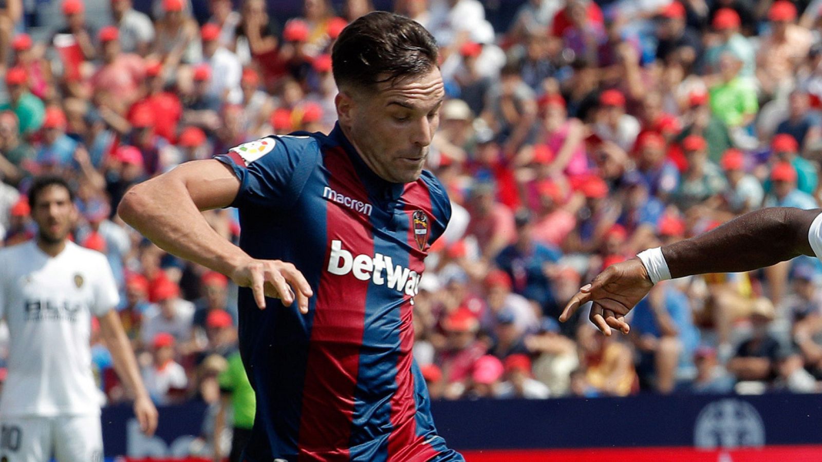 El Levante se entrena pendiente de 'Toño' García | Ver