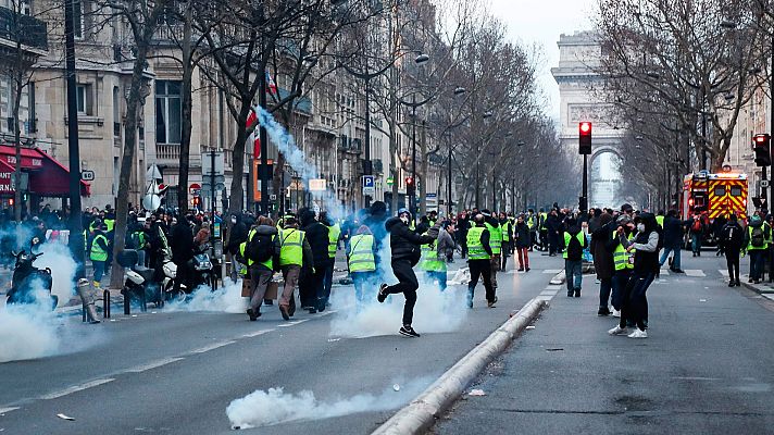  - Decimotercera jornada de protesta de los 'chalecos amarillos' en Francia con enfrentamientos aislados con la Policía