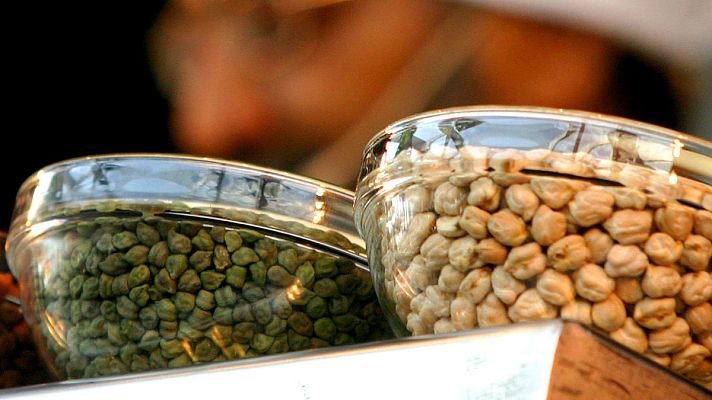 Telediario 1 - Halar, un recetario que recoge recetas de la cocina gitana transmitidas de generación en generación