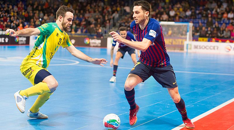 El Barça Lassa certificó su triunfo contra el Jaén Paraíso Interior con un tanto de Dyego a portería vacía desde su campo que frustró el intento de remontada andaluz.