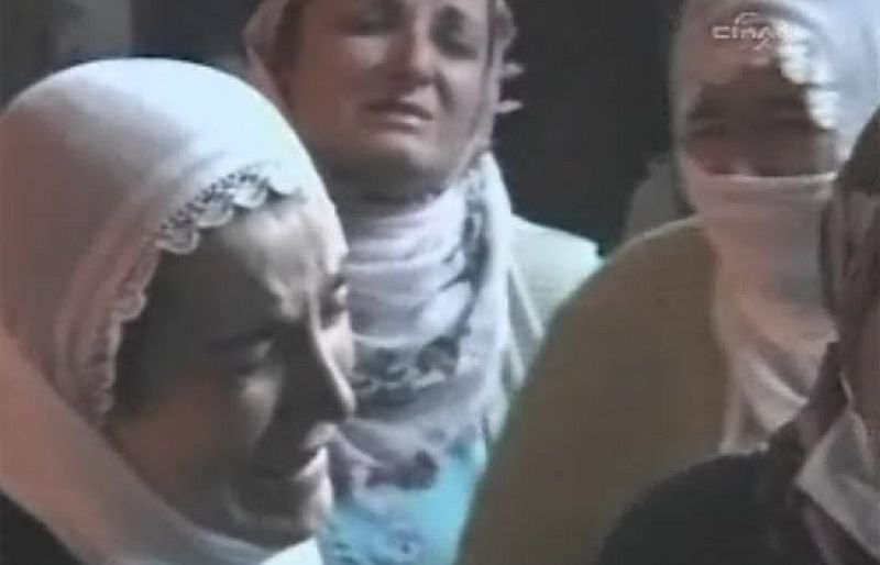 Al menos 45 personas han muerto en el ataque de un grupo de emascarados en plena boda en la región del Kurdistán, en el sureste de Turquía. Aunque no se descarta ninguna hipótesis, todo apunta a un ajuste de cuentas.