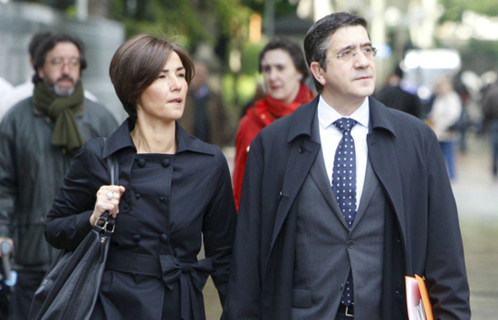 López e Ibarretxe llegan al Parlamento Vasco