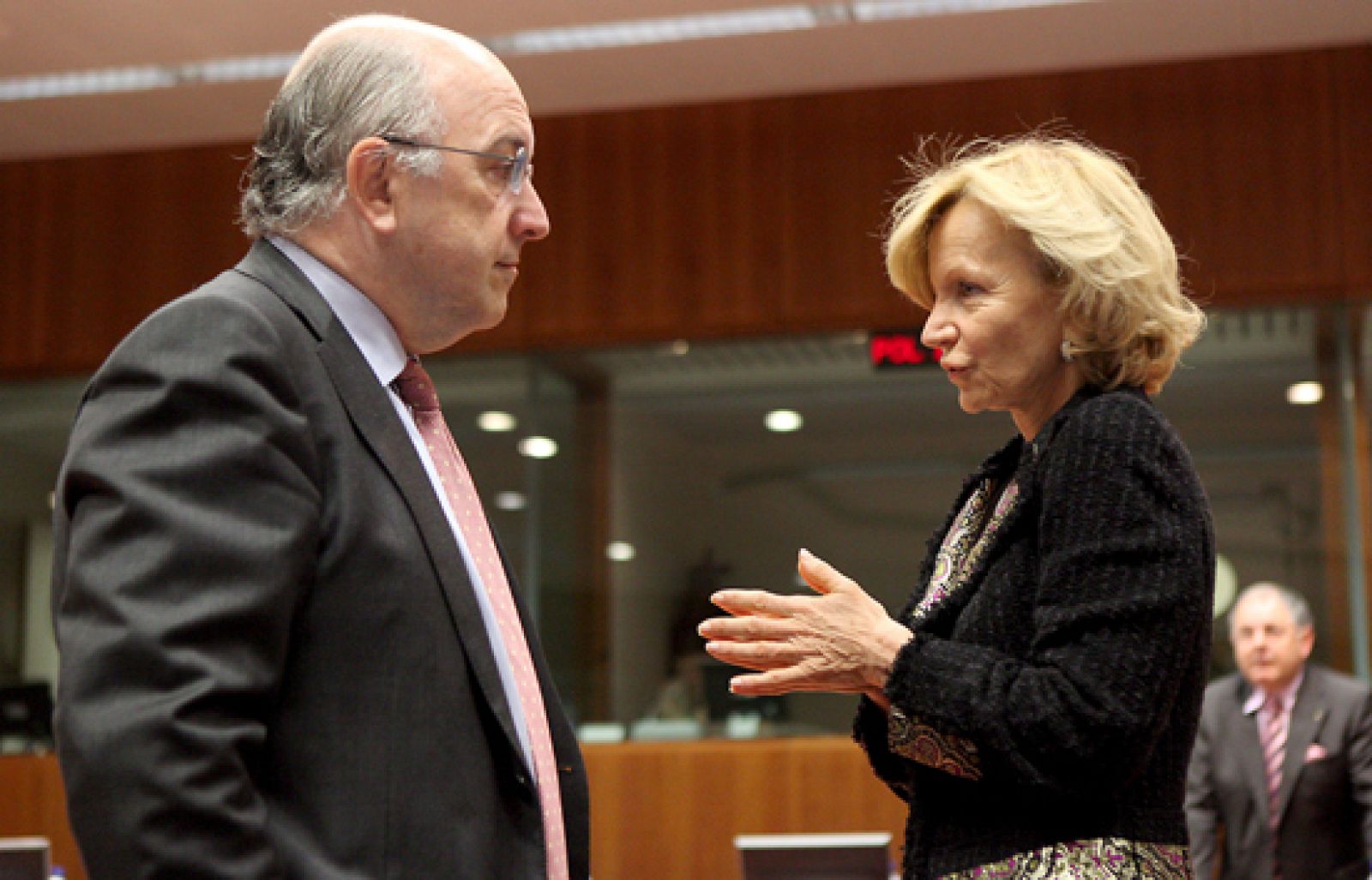 Los Ministros de Economía de la Unión Europea han analizado las previsiones económicas que ayer dió la Comisión Europea | Ver